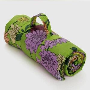 NWT Baggu Puffy Picnic Blanket - Dahlia